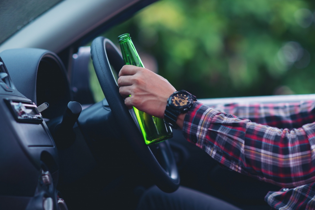 Podwójne zatrzymanie pijanych kierowców w Piastowie przez policję